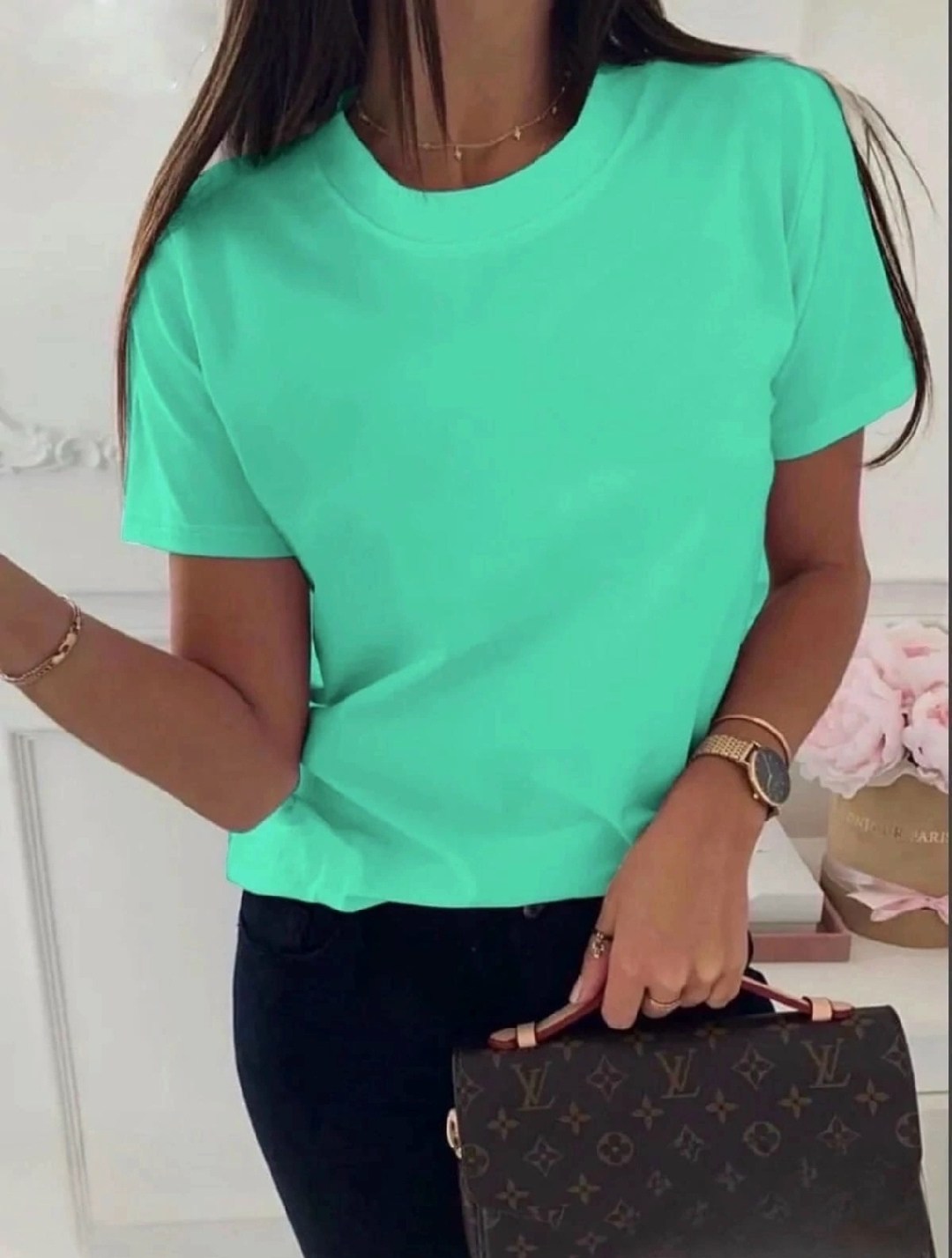 футболка женская,футболка зелено,модная женская футболка,цвета футболок,салатовая футболка женская