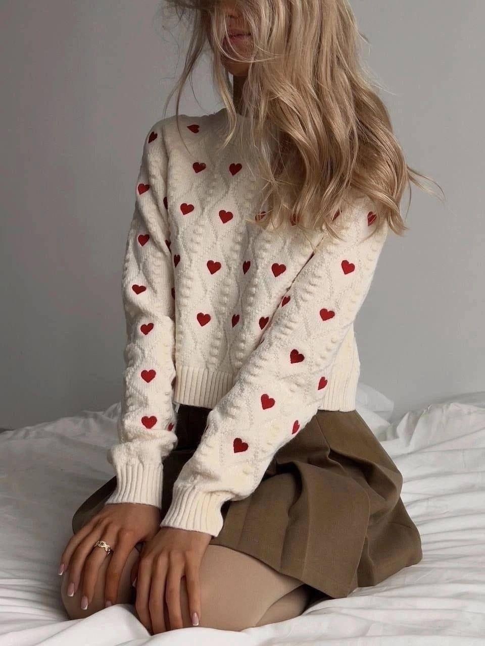 свитер с сердечками,свитер женский с сердечками,свитер,вязаный свитер с сердечками,свитер оверсайз с сердечками