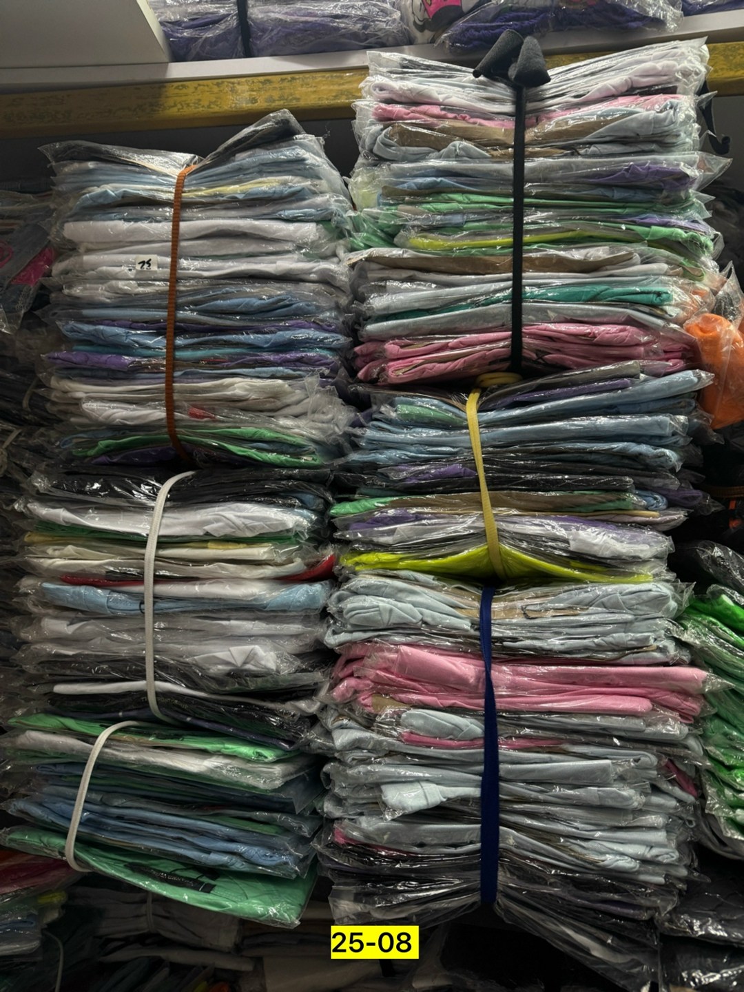 одежда на рынке,оптом,оптовый склад,товар оптом,оптовая торговля