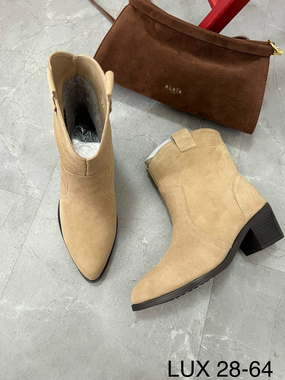 ,замшевые казаки,казаки женские,бежевые замшевые ботильоны,полусапоги казаки