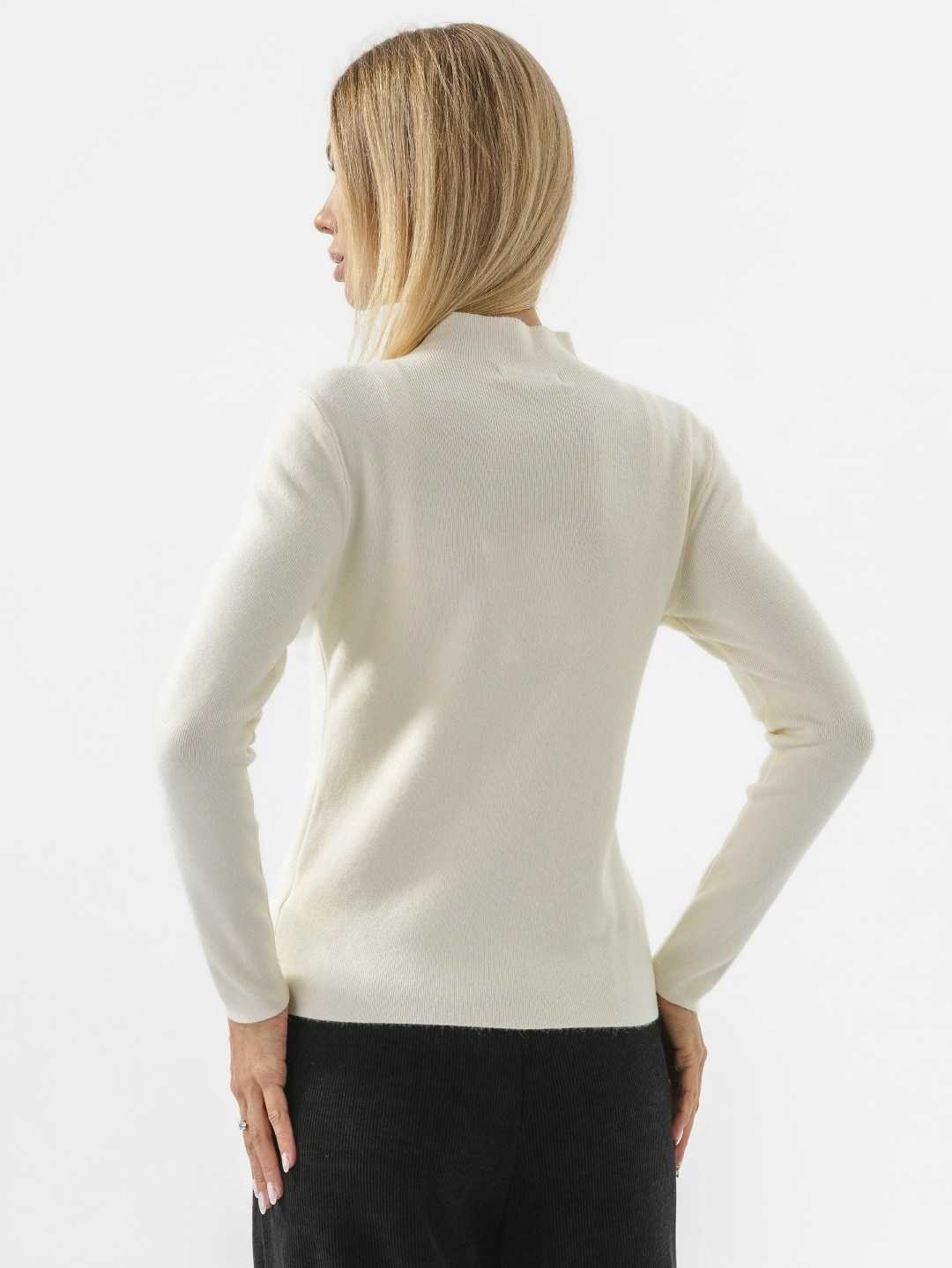 бежевый джемпер,водолазка,женская водолазка,джемпер,водолазка джемпер