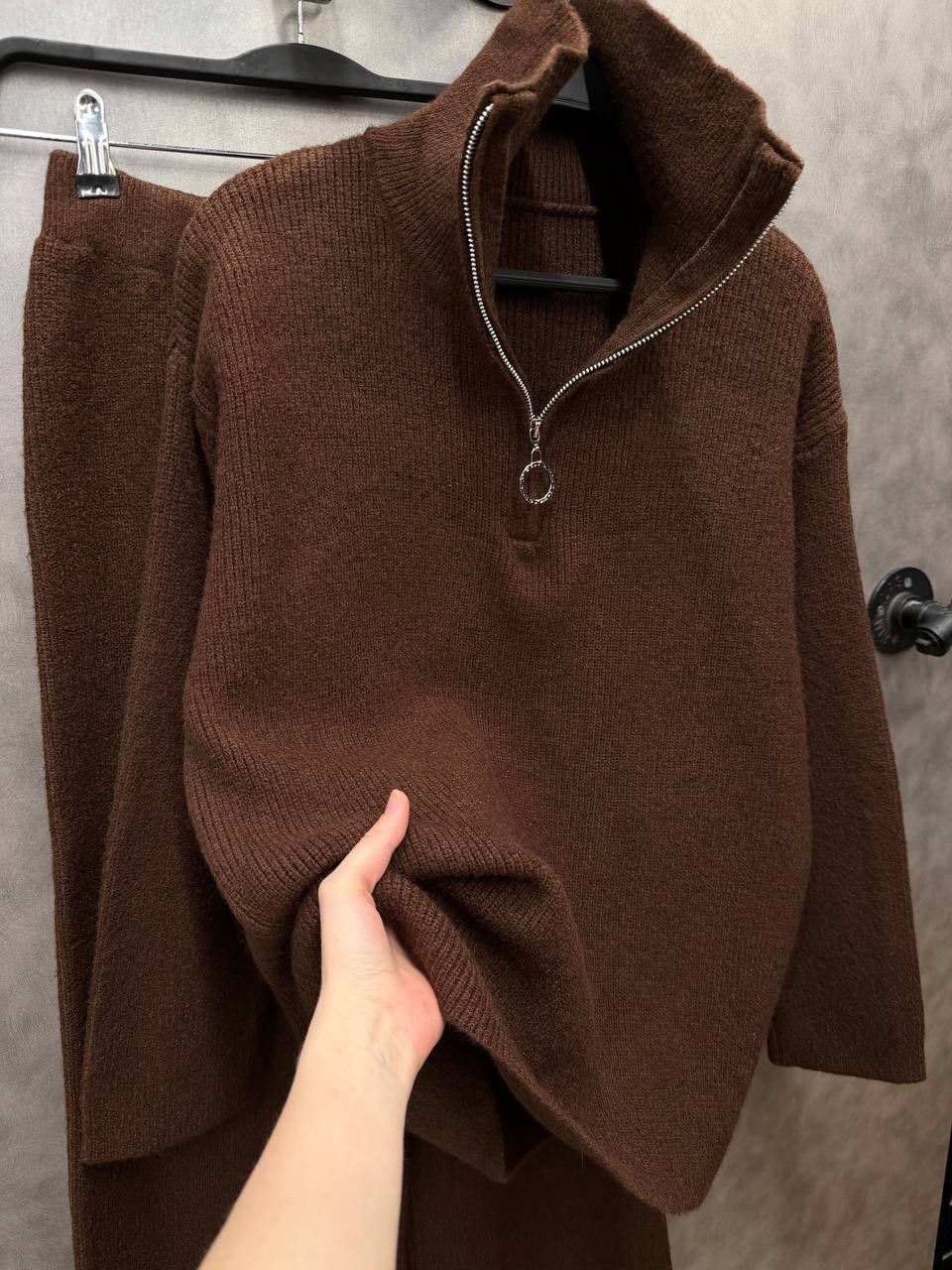 женский вязаный костюм,трикотажные костюмы,женский комплект из свитера,костюмы брючные,вязаные костюмы