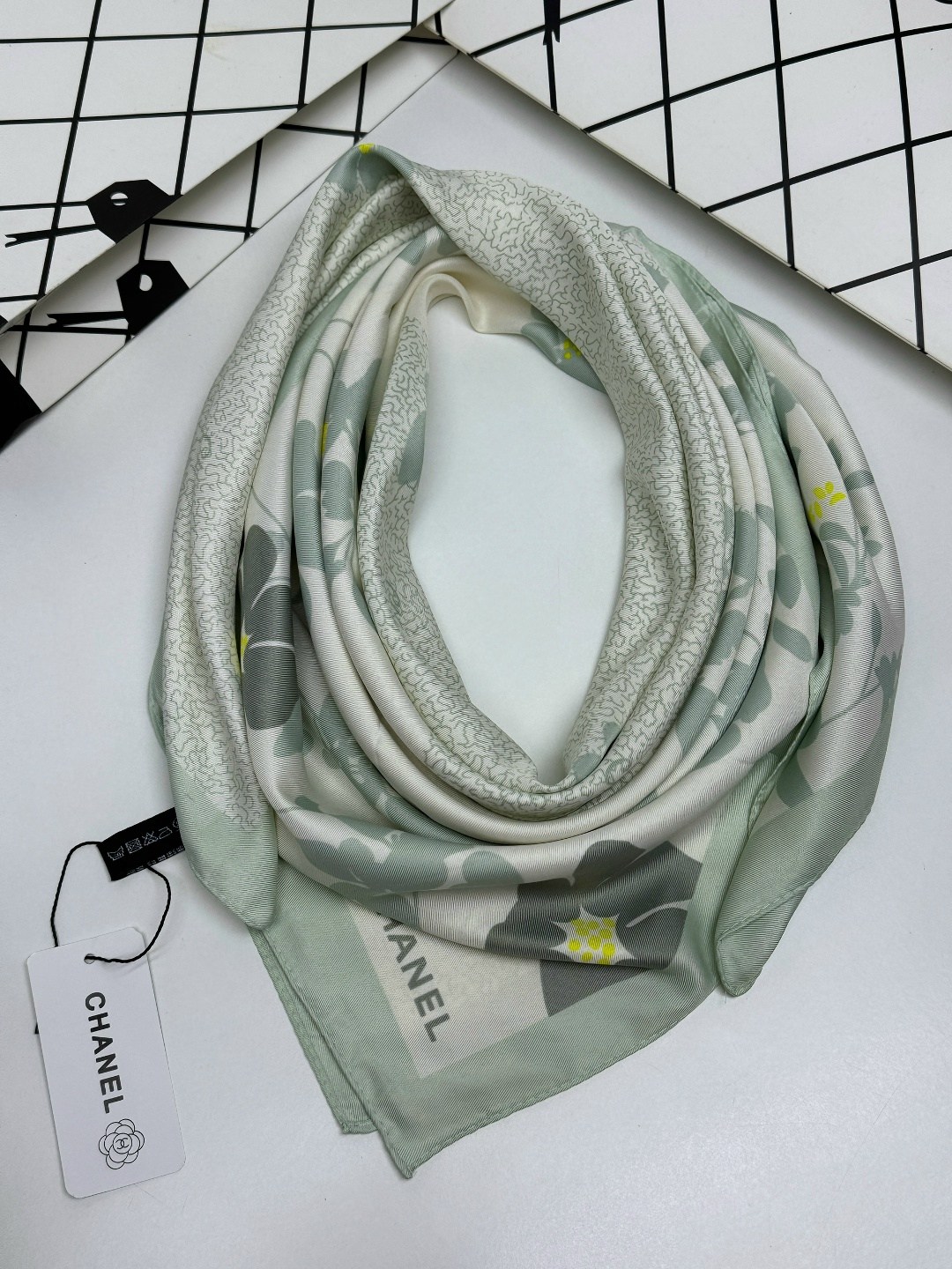 шарф платок женский,платки шарф,шелковый платок шанель,платки шарфы палантины,платок на шею женский