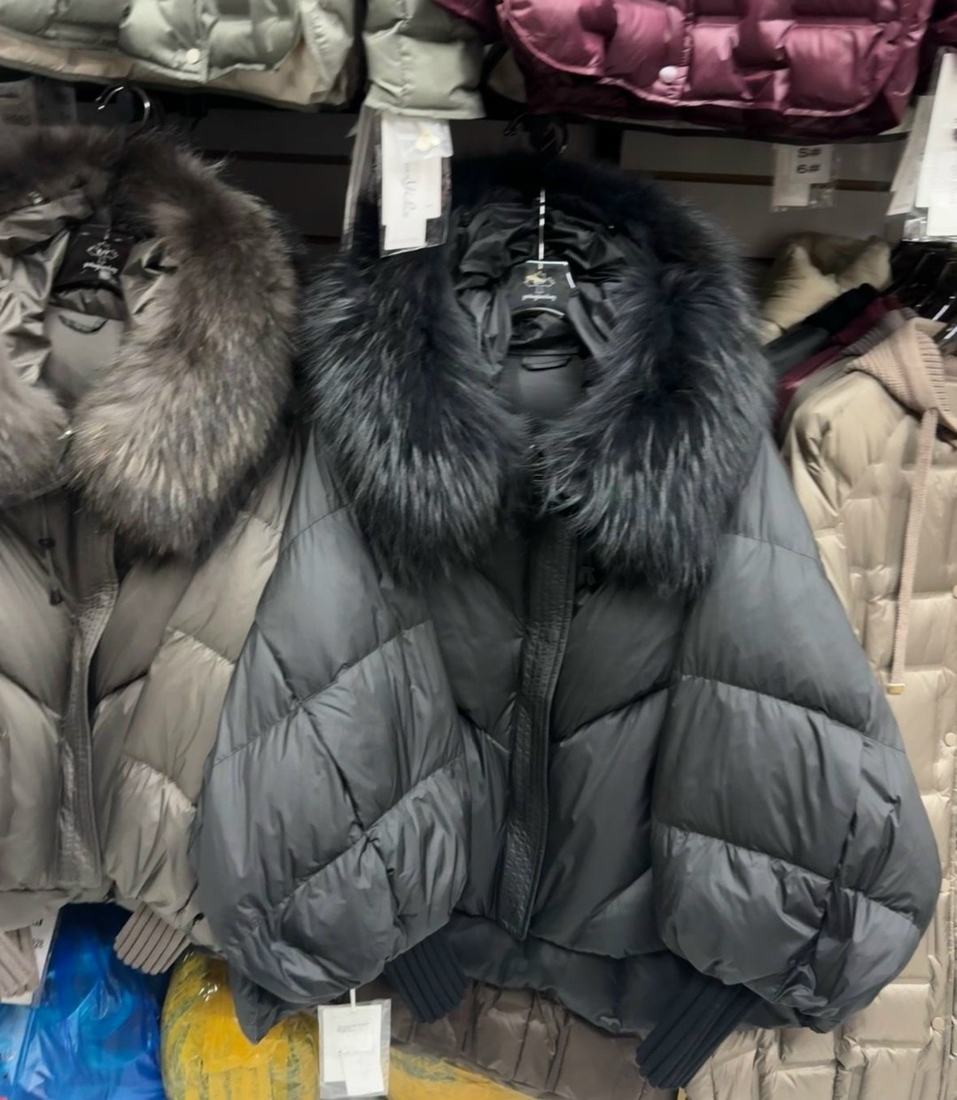 модные пуховики,стильные пуховики,короткий пуховик,пуховики с мехом,пуховик