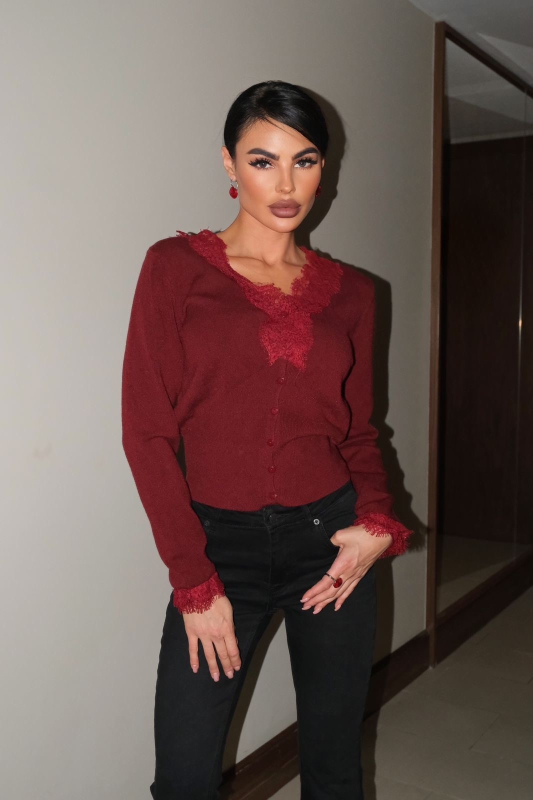 стильная кофта,кофта с кружевами,нарядная кофта,кофточка с кружевом,кофта с кружевными рукавами