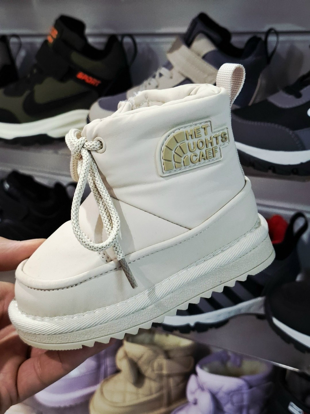 детская ,,детские дутики,зимняя ,дутики женские