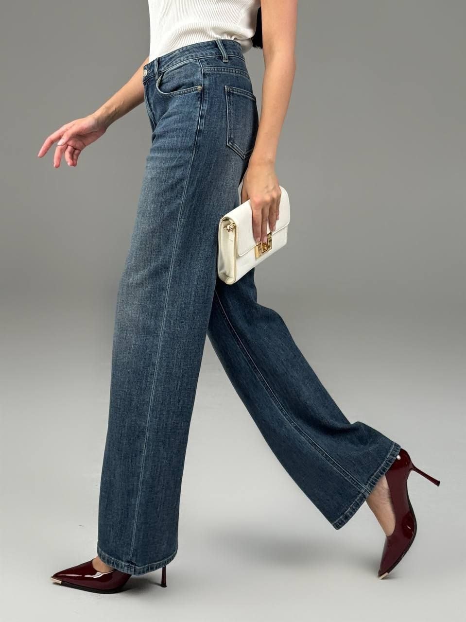 широкие джинсы,женские джинсы,женские широкие джинсы,джинсовые брюки,расклешенные джинсы