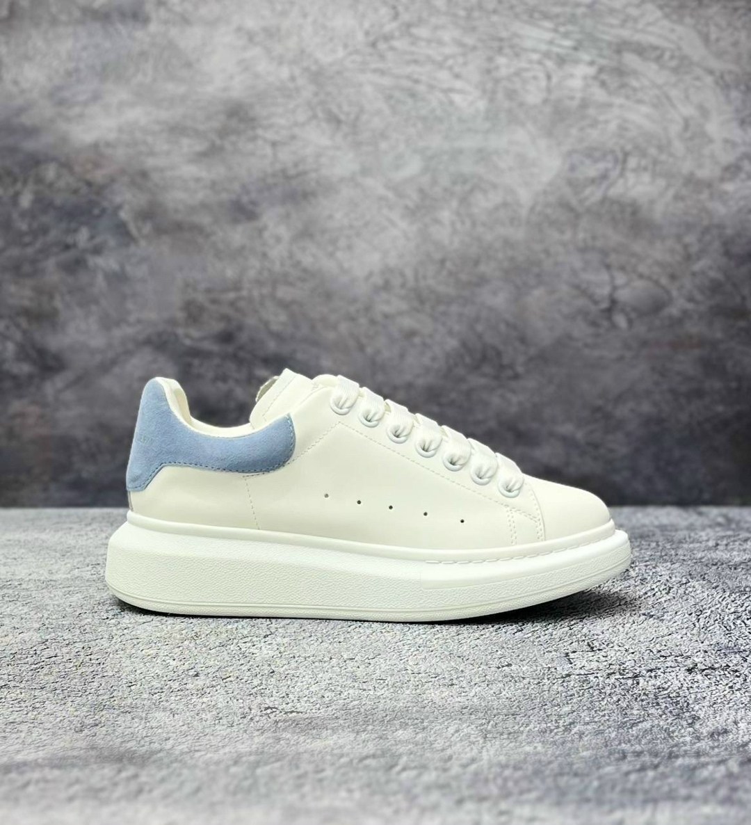 кроссовки alexander mcqueen,кроссовки женские alexander mcqueen,александр маккуин кроссовки оригинал,кеды alexander mcqueen,александр маккуин кроссовки