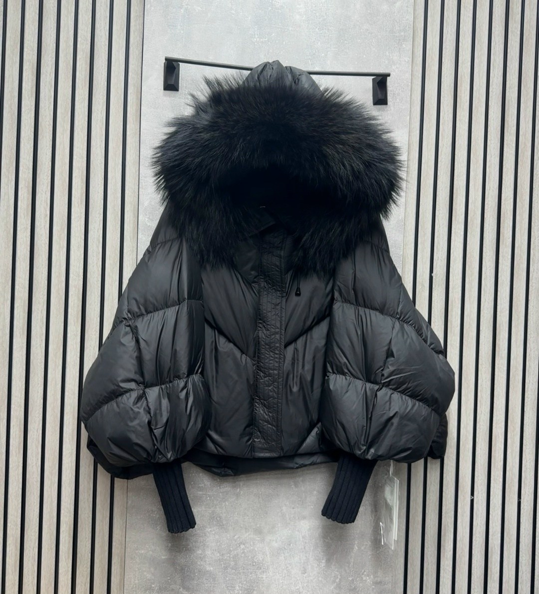 модные пуховики,стильные пуховики,короткий пуховик,пуховики с мехом,пуховик