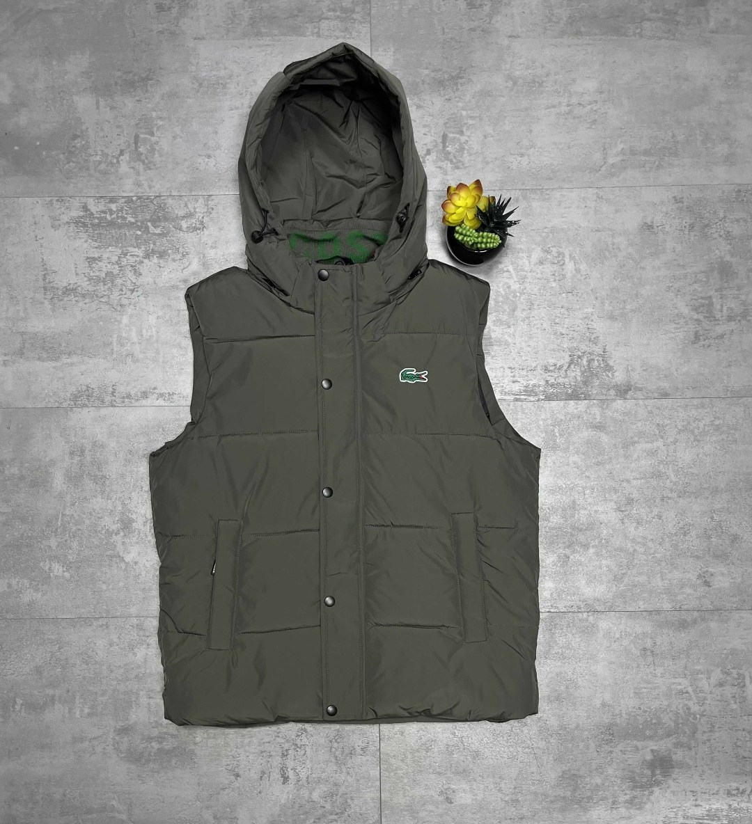 жилетка мужская хаки,жилетка мужская,жилетка,жилеты с капюшоном,жилет мужской