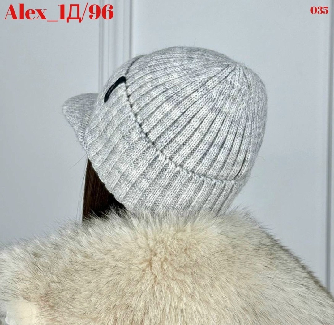 женские шапки,шапка с козырьком,шапка женская бини,кепка женская,вязаная шапка женская