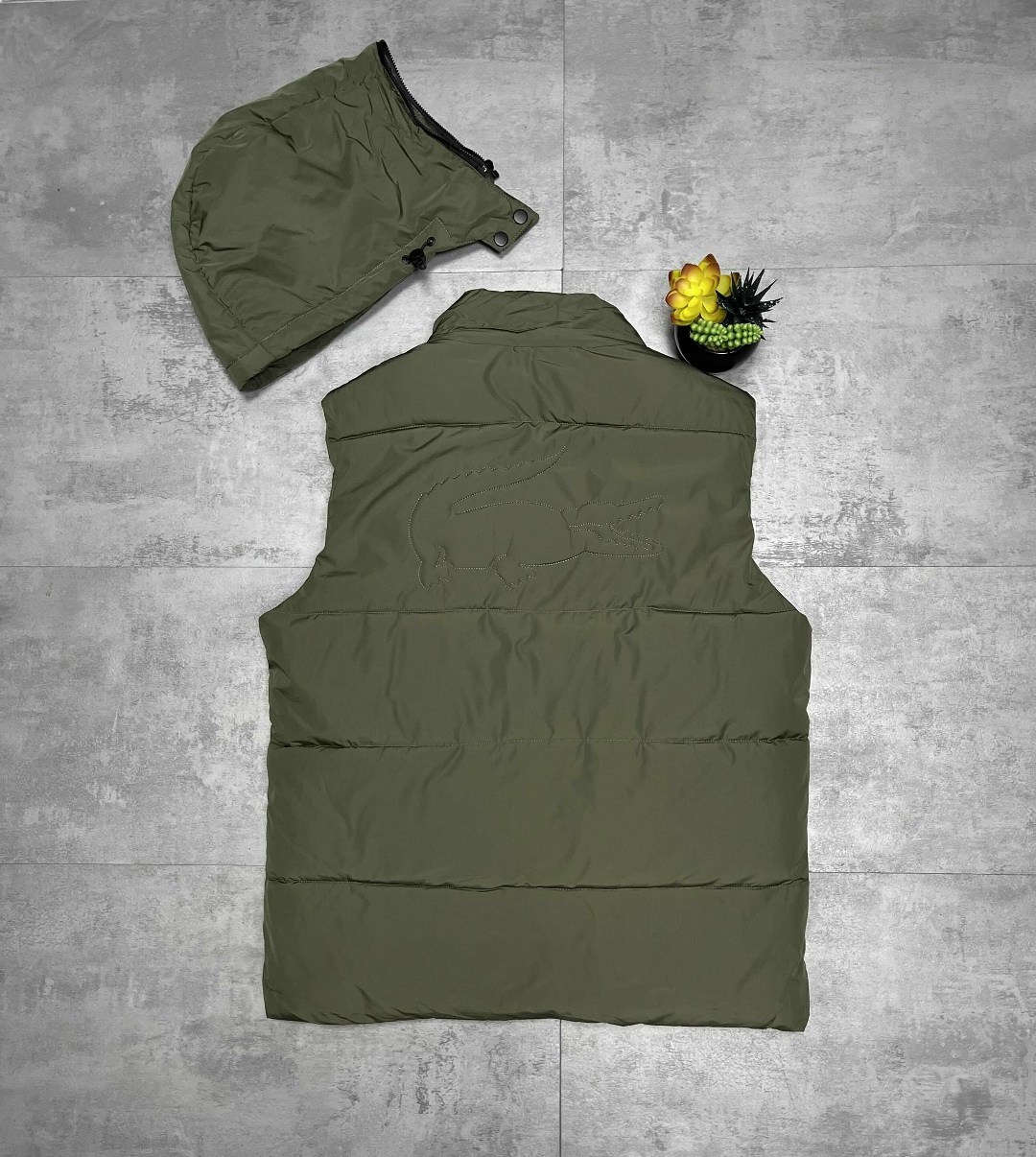 жилетка мужская хаки,жилетка мужская,жилетка,жилеты с капюшоном,жилет мужской