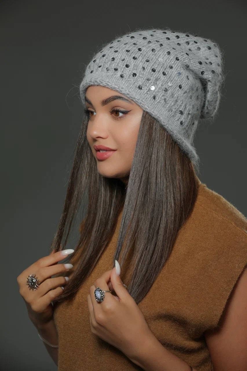 чепчик с пайетками,шапочка вязаная,капор с пайетками,шапка с пайетками,шапка чепчик с пайетками