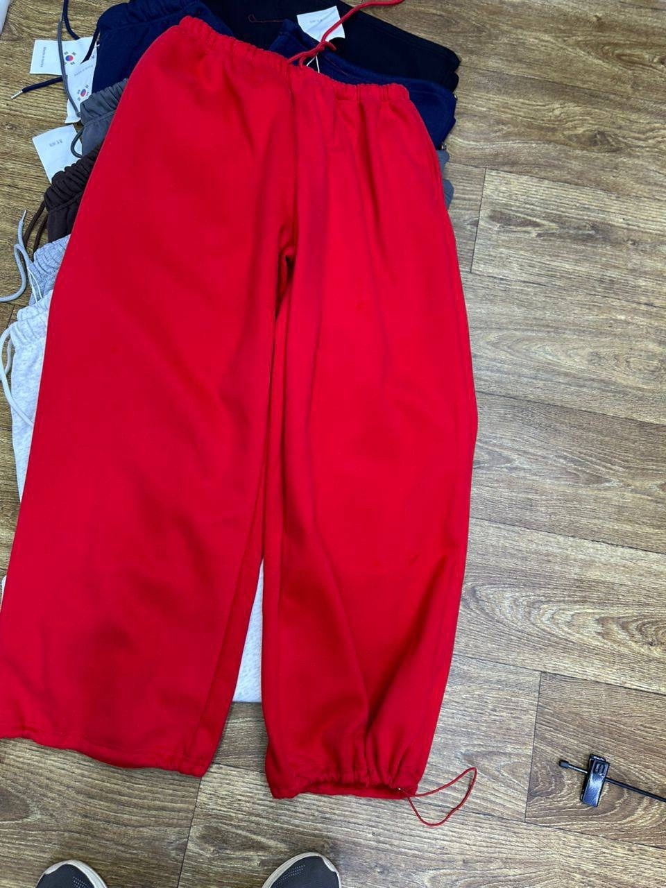 спортивные брюки оверсайз,спортивные штаны оверсайз,широкие брюки,брюки оверсайз,брюки свободные спортивные