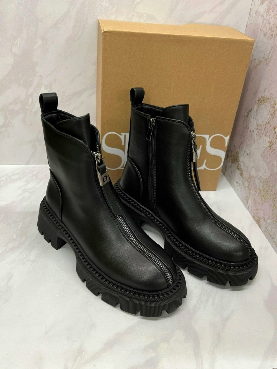 ,женские ботинки,женская ,модные ботинки,обуви