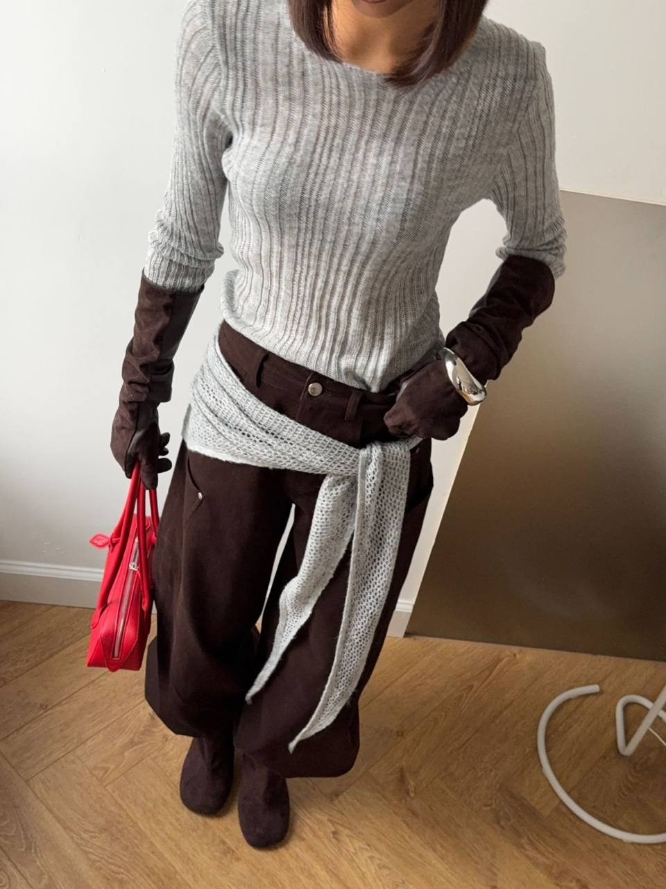 стильный джемпер,вязаная шапка,шляпа женская,перчатки шерстяные