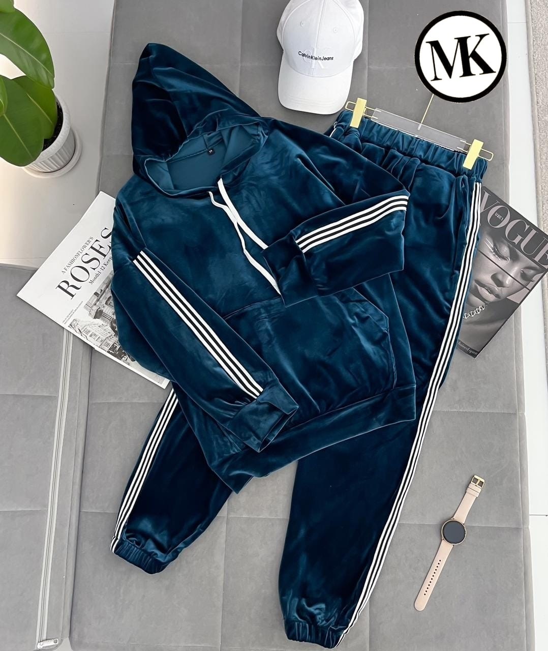 велюровый спортивная костюм,бархатный спортивный костюм,спортивные костюм,спорт костюм,женские спортивные костюмы