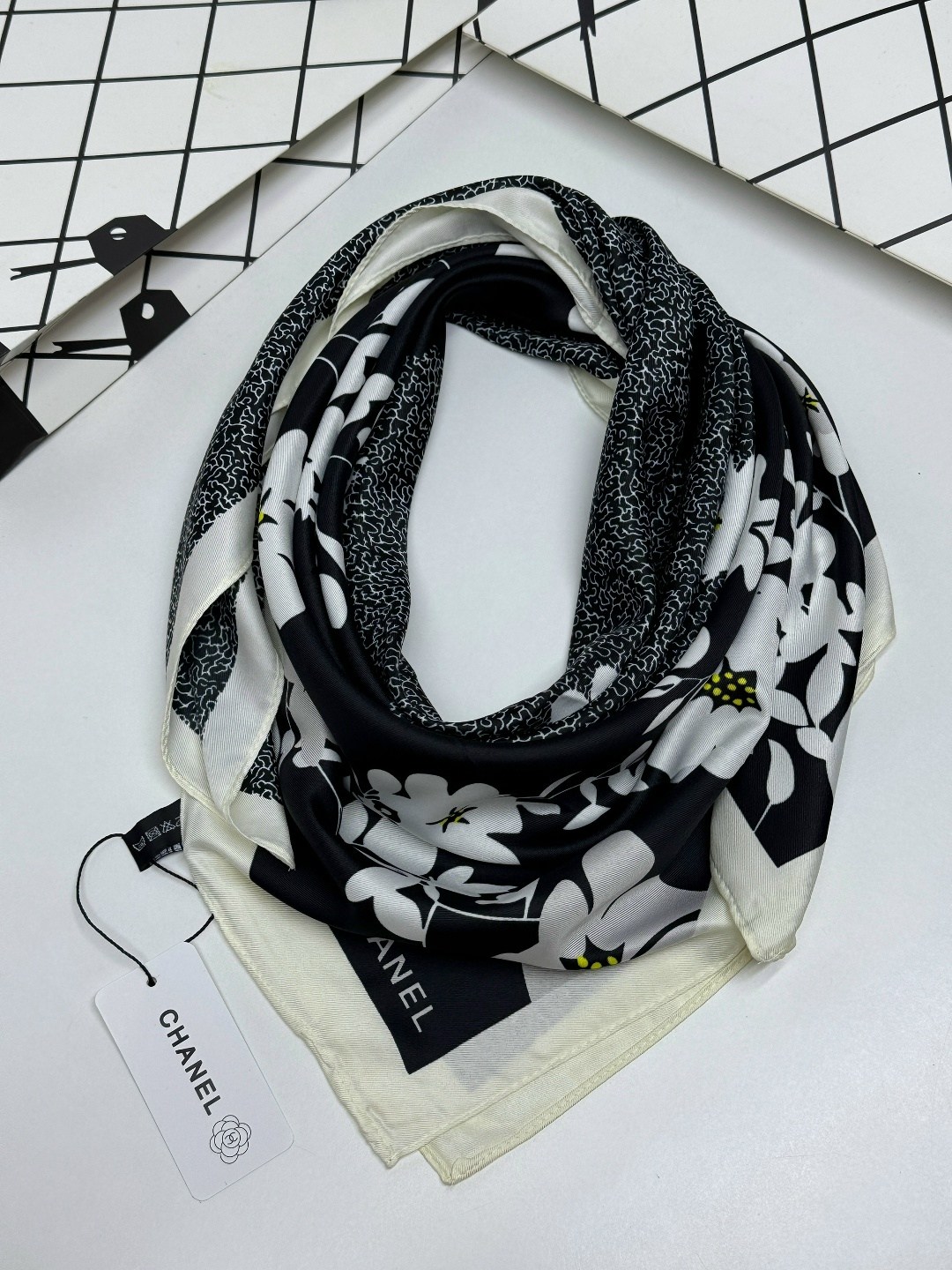 шарф платок женский,платки шарф,шелковый платок шанель,платки шарфы палантины,платок на шею женский