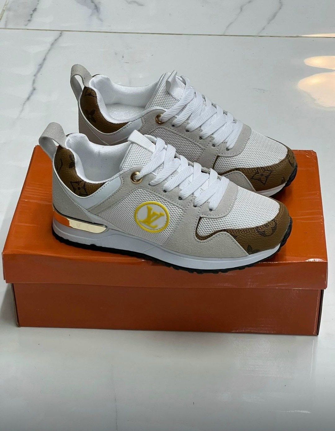 кроссовки женские louis vuitton,кроссовки louis vuitton кроссовки louis vuitton,луи виттон кроссовки женские,кроссовки луи виттон,кроссовки луи витон белые