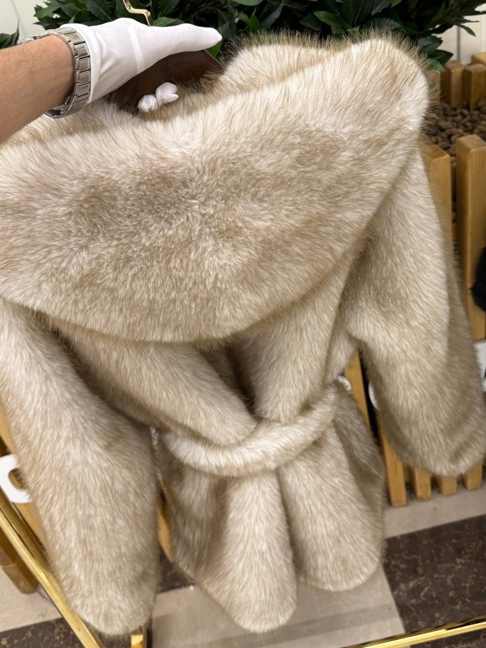 пальто из искусственного меха,меховое пальто с капюшоном,меховое пальто,женская шуба,пальто из искусственного меха с капюшоном