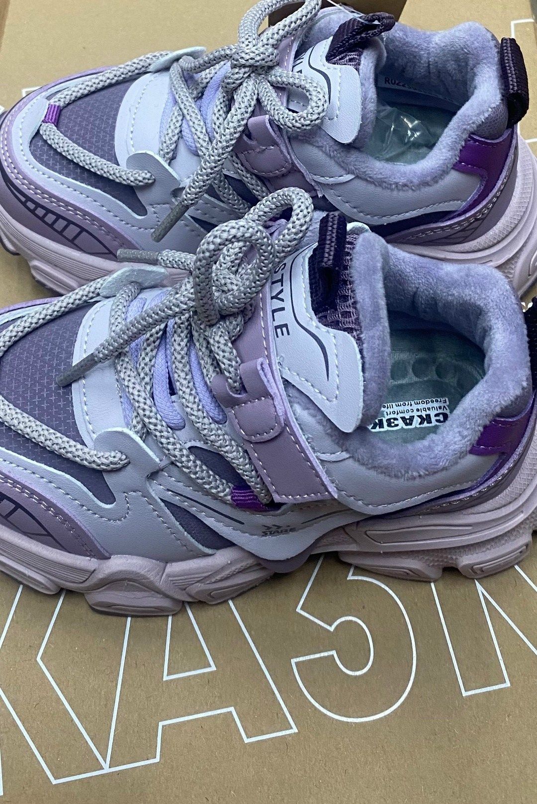 кроссовки,кроссовки для девочек,,детские кроссовки,спортивная