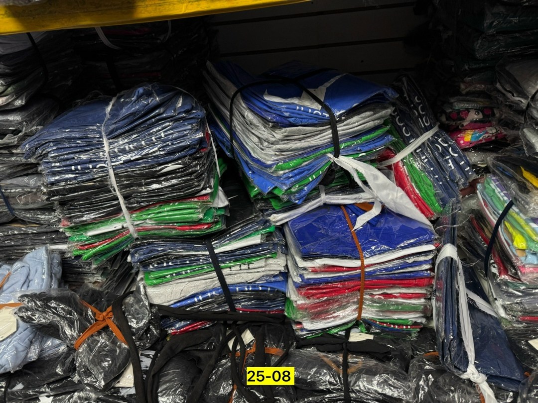 одежда на рынке,оптом,оптовый склад,товар оптом,оптовая торговля