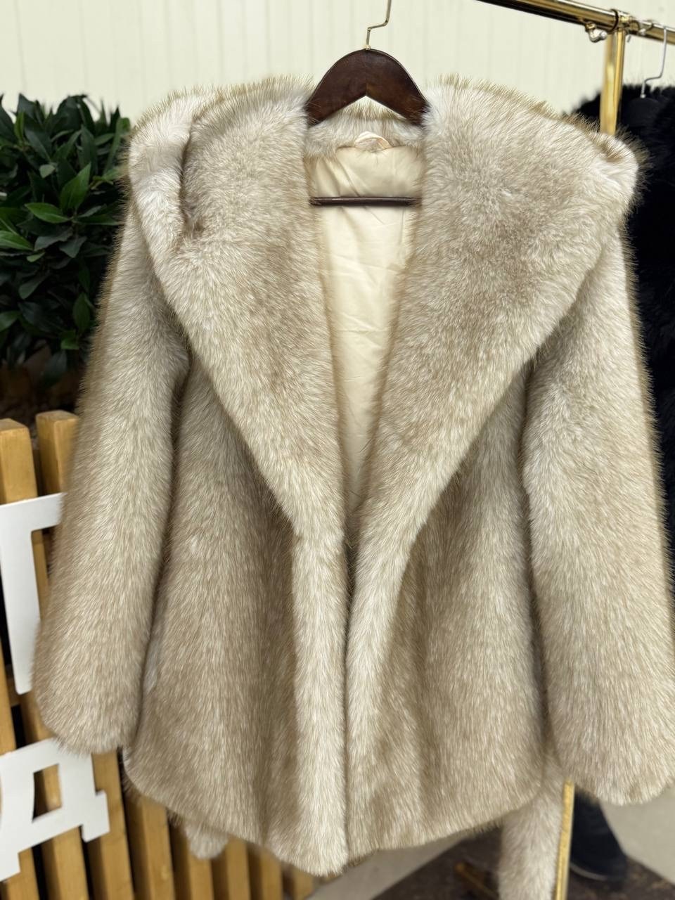 пальто из искусственного меха,меховое пальто с капюшоном,меховое пальто,женская шуба,пальто из искусственного меха с капюшоном