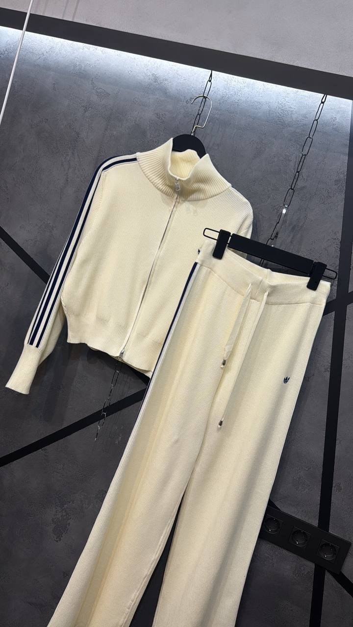 спортивные костюм,спортивный костюм стильный,женские спортивные костюмы,повседневный костюм,костюмы спортивный adidas