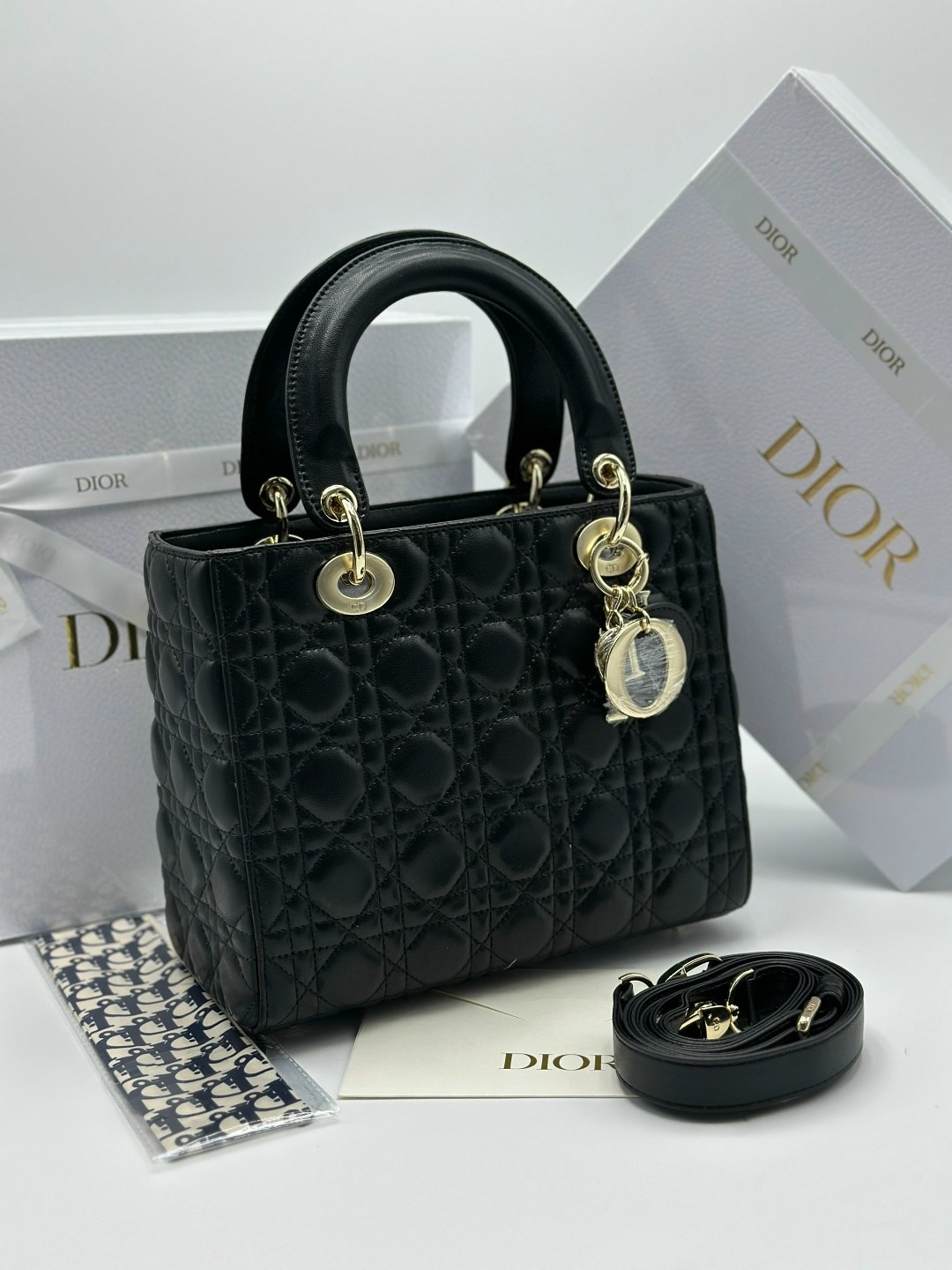 dior сумка,сумка lady dior,сумка женская dior,сумки диор,christian dior сумка