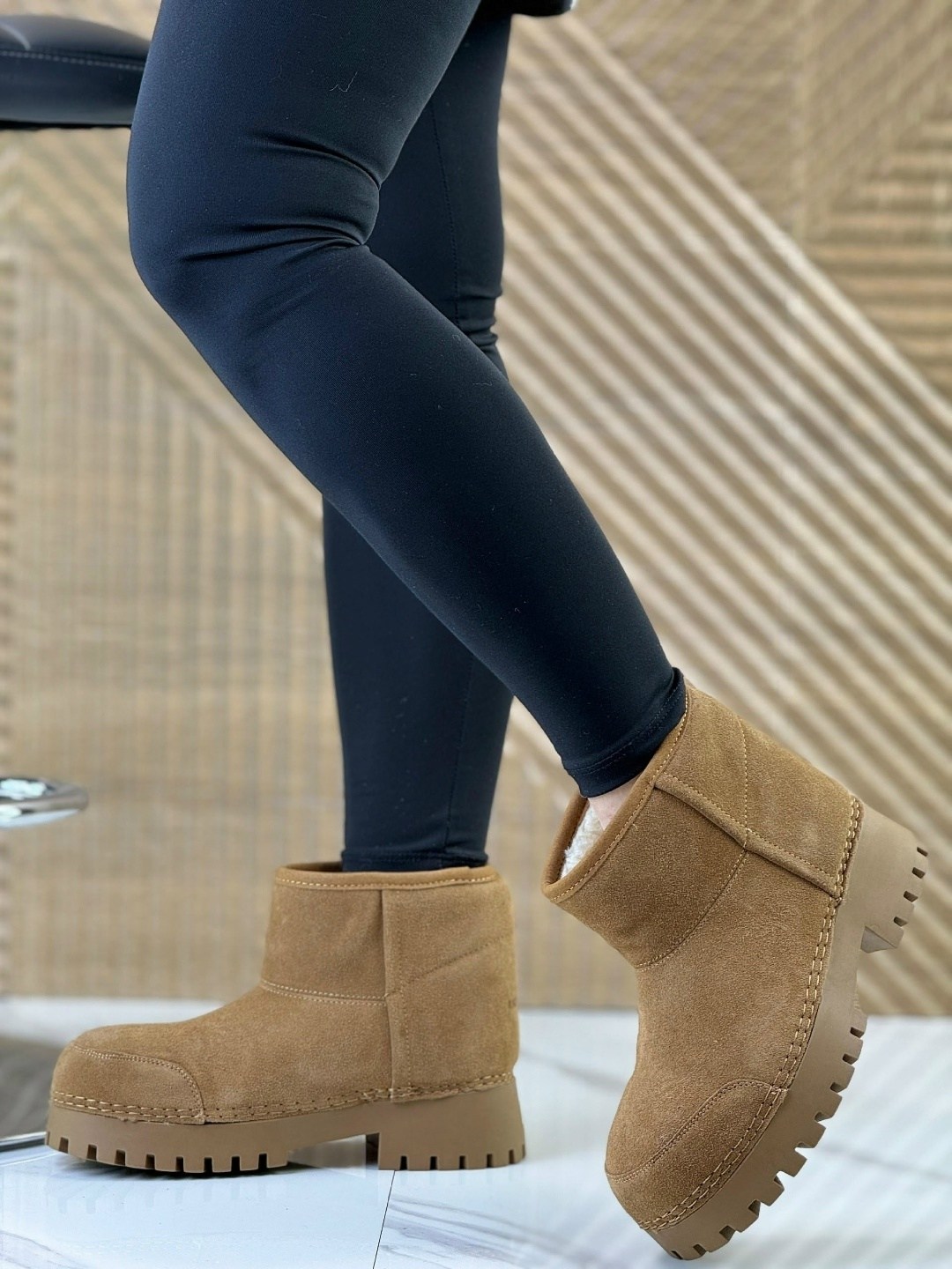 ,зимняя  женская,короткие сапоги,натуральные угги, угги