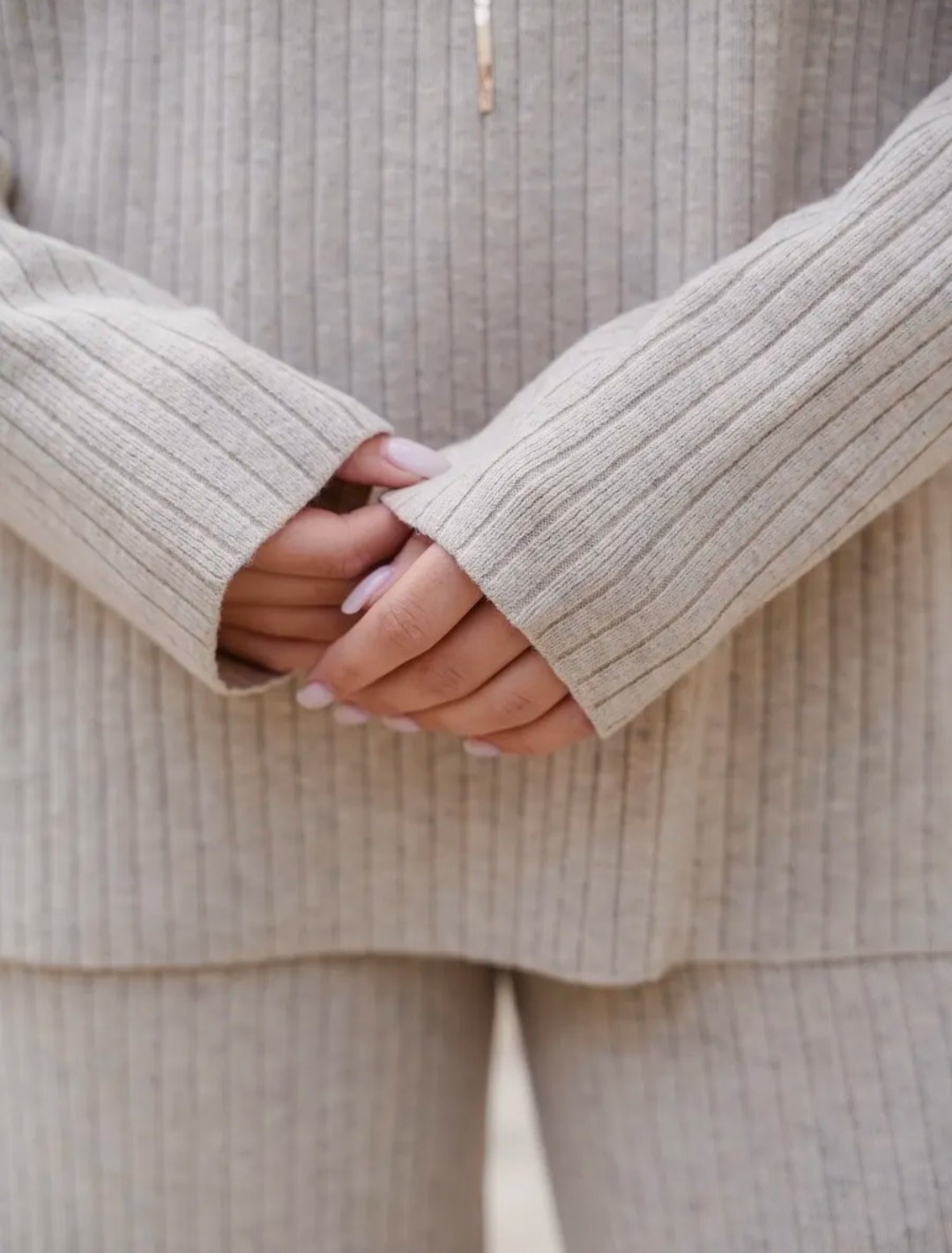 трикотажные костюмы,вязаные костюмы,бежевый костюм,повседневный костюм,трикотажные брюки