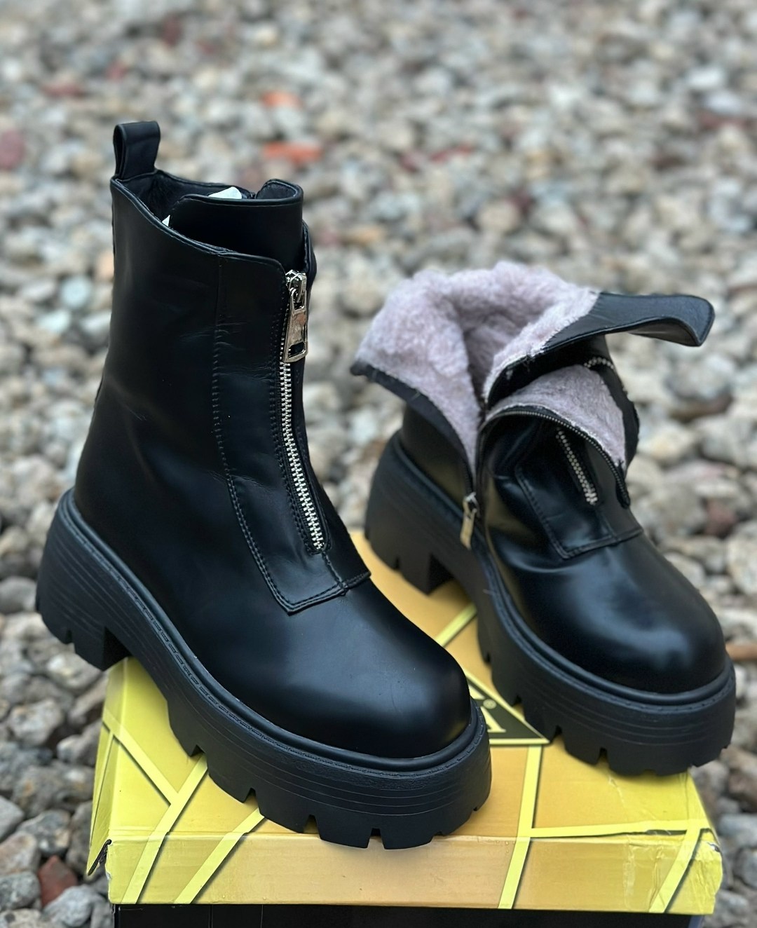 женские ботинки,,ботинки с замком,модные ботинки,женская