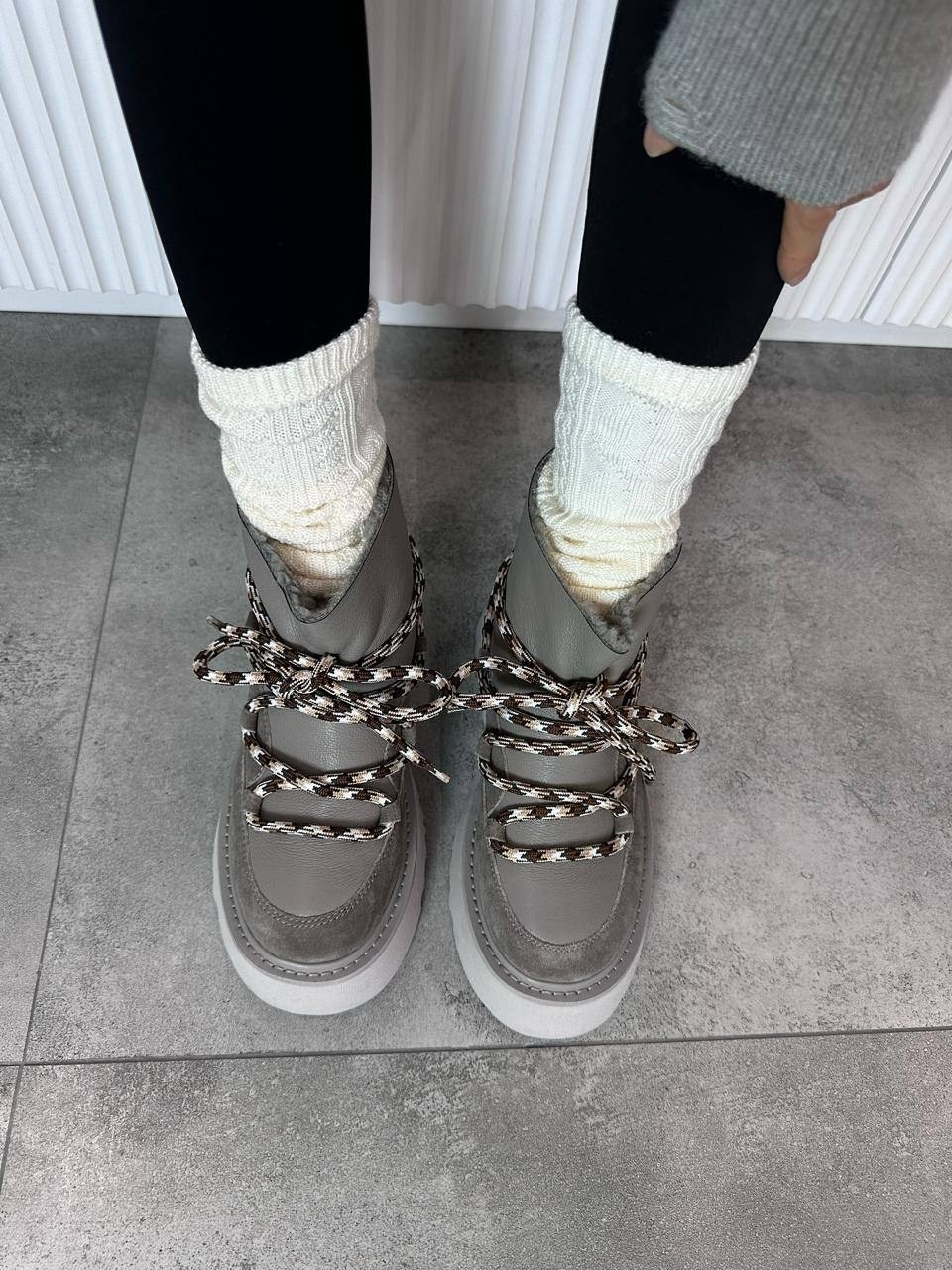 ,дутики женские,женская ,зимние угги на платформе,стильные сапоги