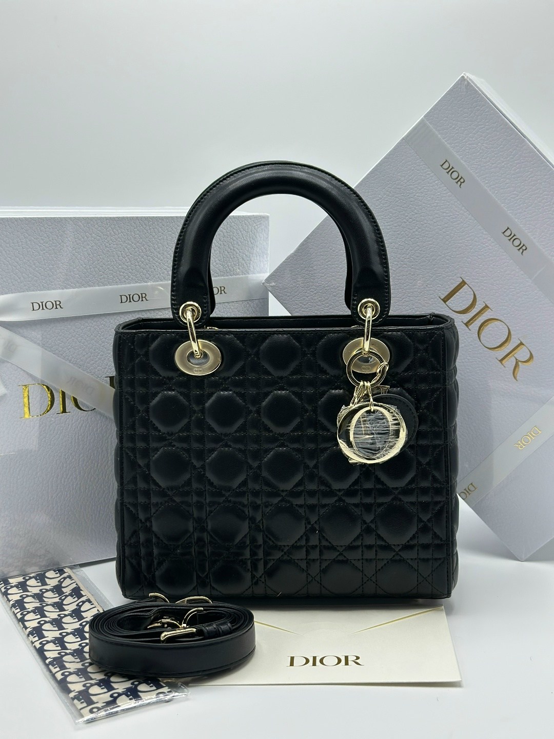 dior сумка,сумка lady dior,сумка женская dior,сумки диор,christian dior сумка