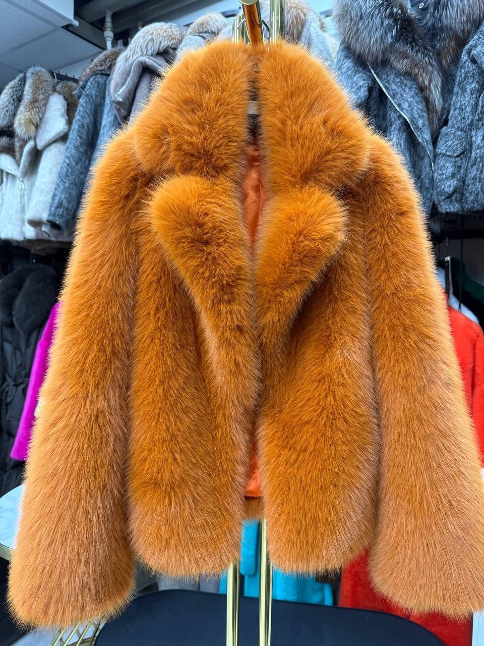 женская шуба из натурального лисьего меха,меховая куртка,женская шуба,шуба из натурального меха,женская куртка из натурального лисьего меха