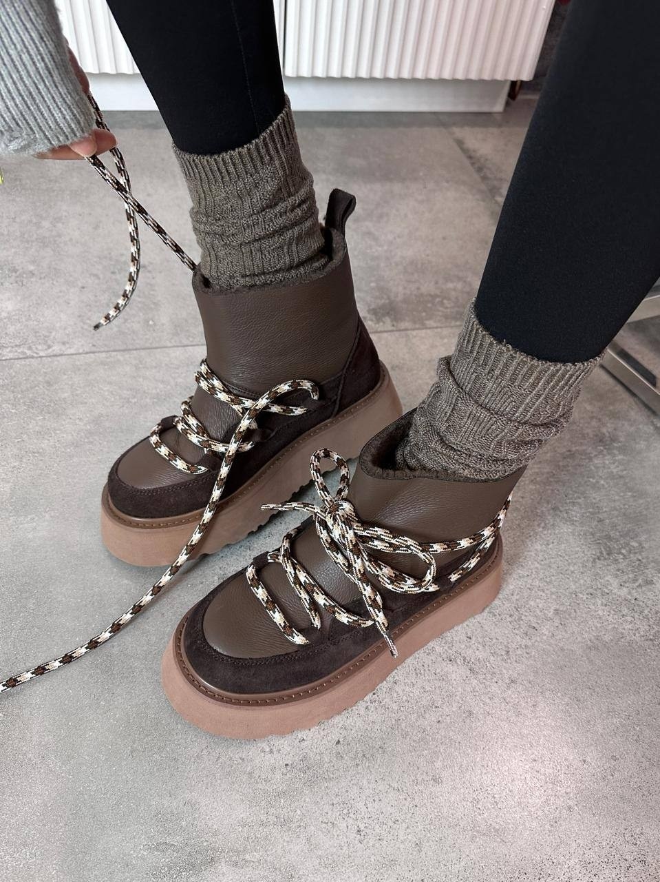 ,дутики женские,женская ,зимние угги на платформе,стильные сапоги