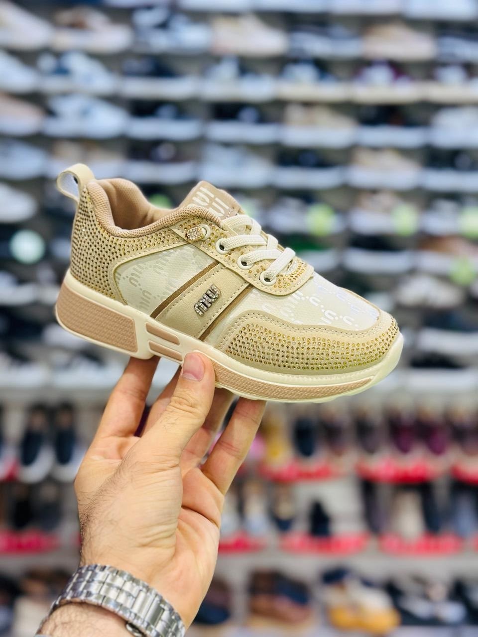 ,кроссовки женскиe,модели обуви,женская ,кроссовки закрытые