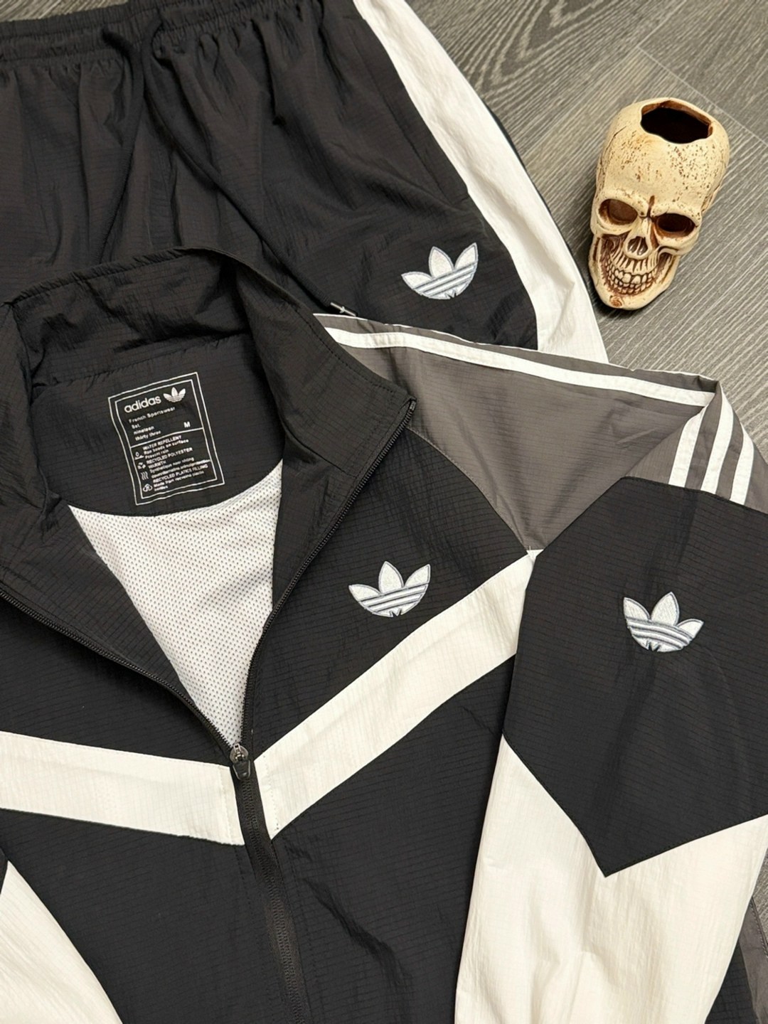 спортивные костюмы адидас,костюм adidas 90 х,спортивный костюм adidas,спортивный костюм adidas originals,костюм адидас 90е