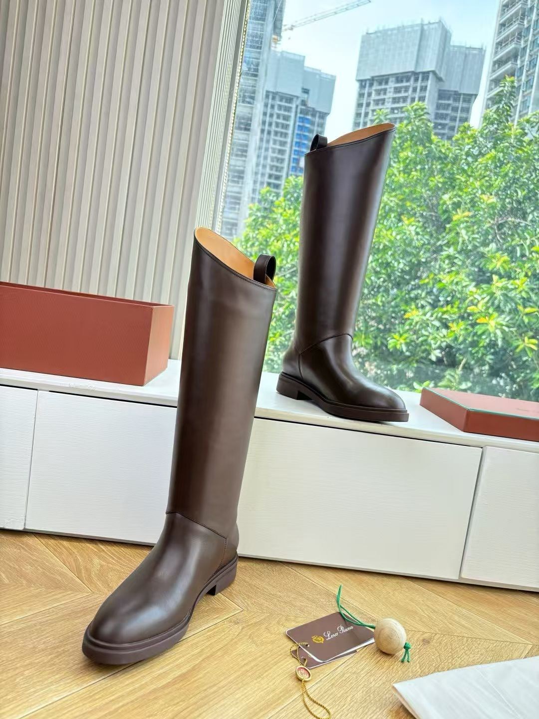 женские сапоги,сапоги высокие,,модные сапоги,стильные сапоги