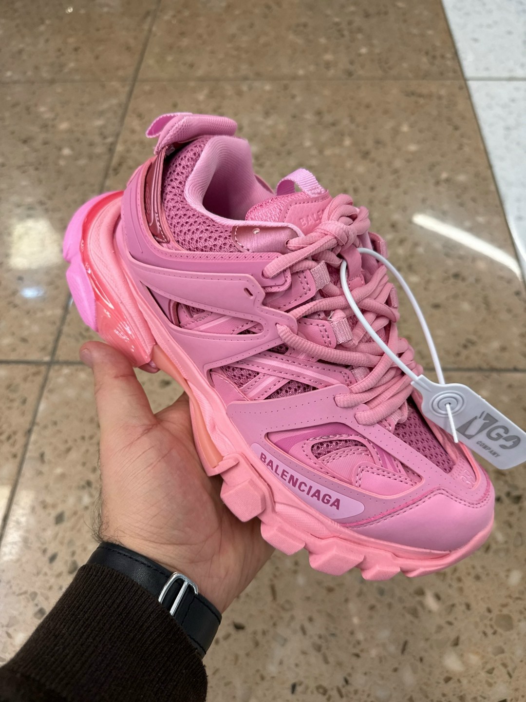 кроссовки женские balenciaga,баленсиага кроссовки трек розовые,кроссовки баленсиага трек женские,кроссовки модные,розовые кроссовки