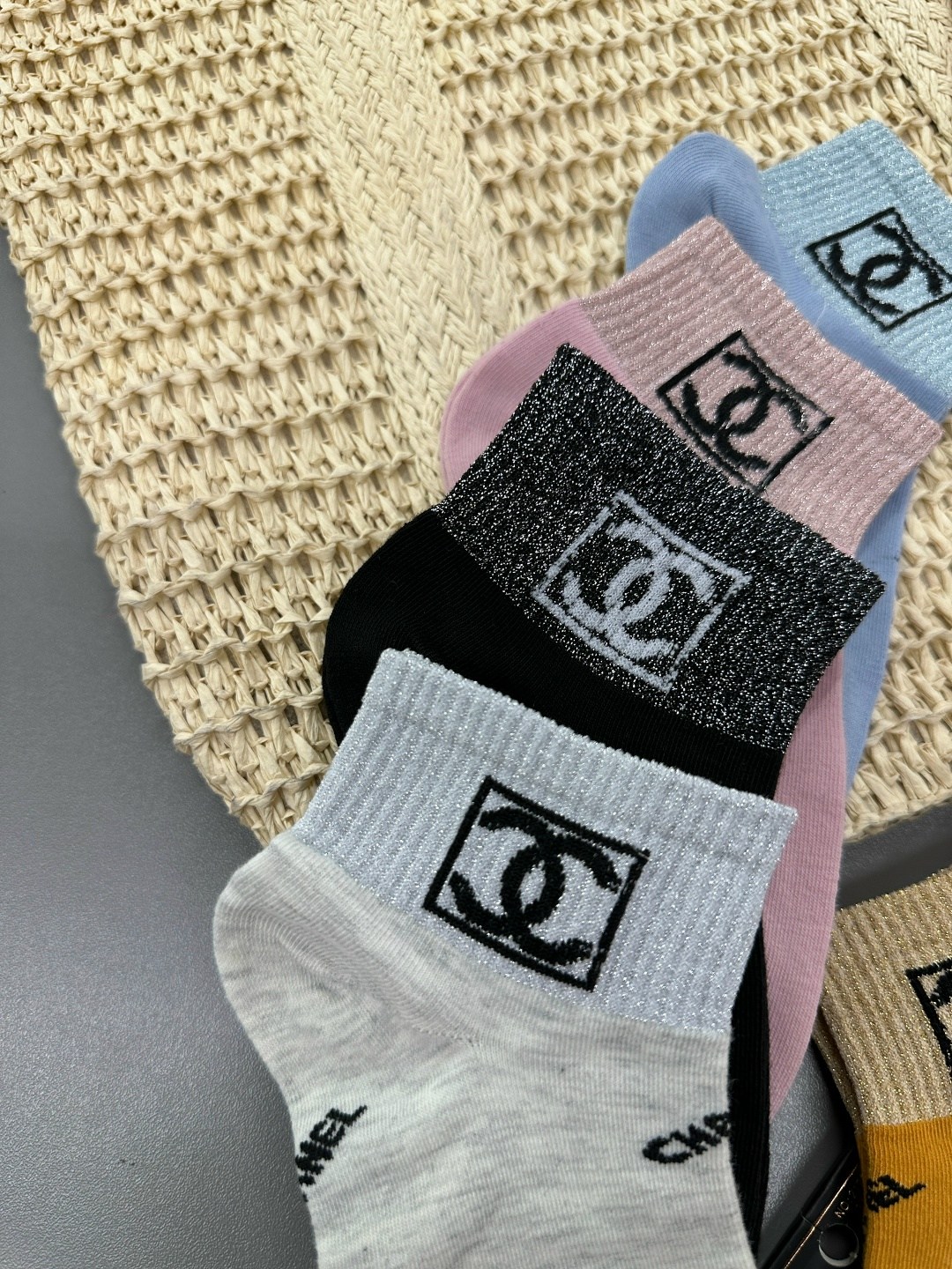 носки женские,носки спортивные женские,носки мода,носки для женщин,брендовые носки женские