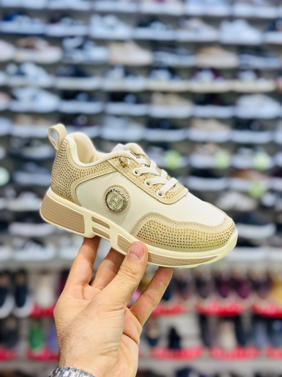 ,кроссовки женскиe,модели обуви,женская ,кроссовки закрытые