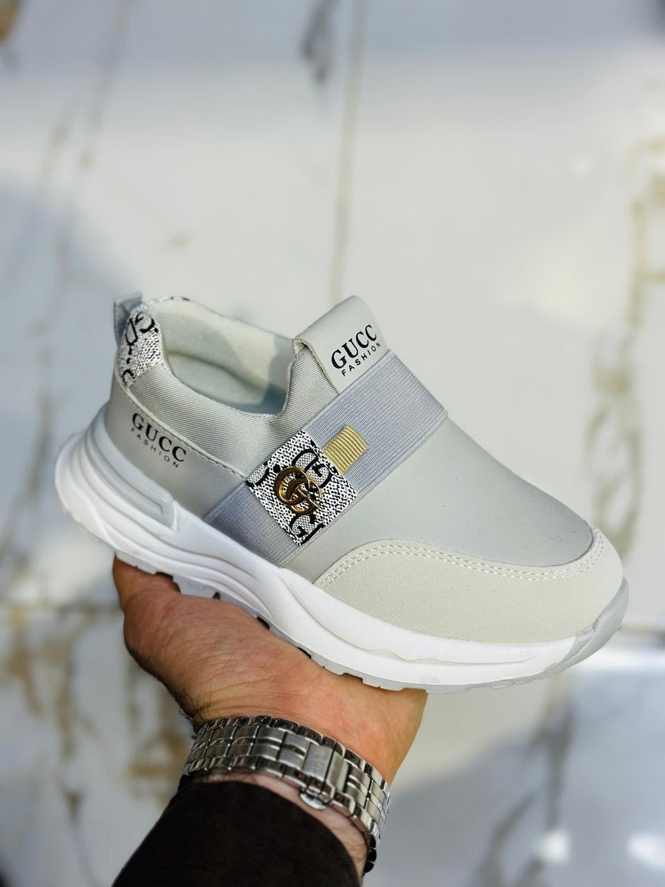 ,женские кроссовки,кроссовки модные,спортивная ,кроссовка