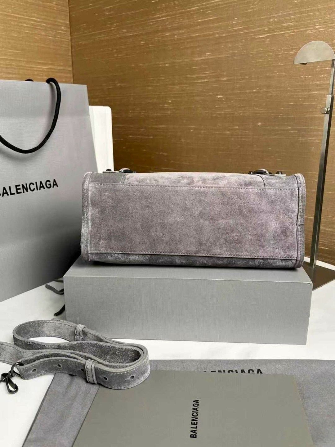 сумка balenciaga neo classic city,сумка баленсиага серая,сумки модные,баленсиага сумка,сумка