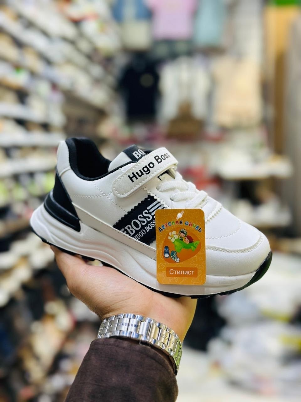 ,женские кроссовки,кроссовки модные,спортивная ,кроссовка