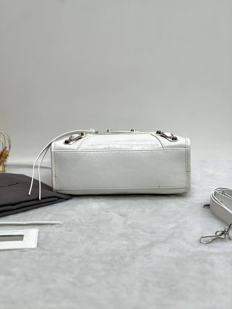 сумка баленсиага серебряная,сумки,сумки balenciaga,сумка баленсиага серая,баленсиага кристобаль