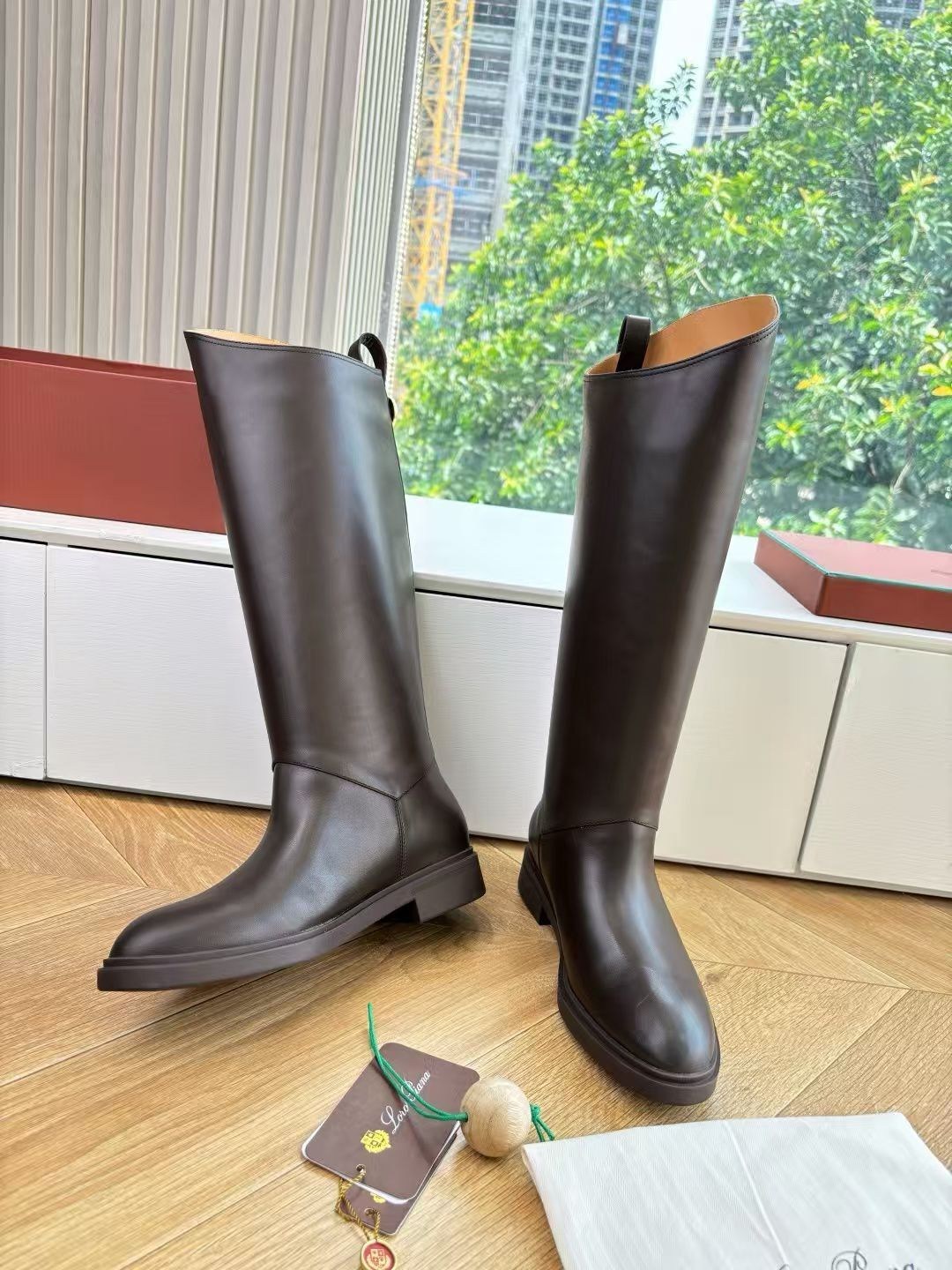 женские сапоги,сапоги высокие,,модные сапоги,стильные сапоги