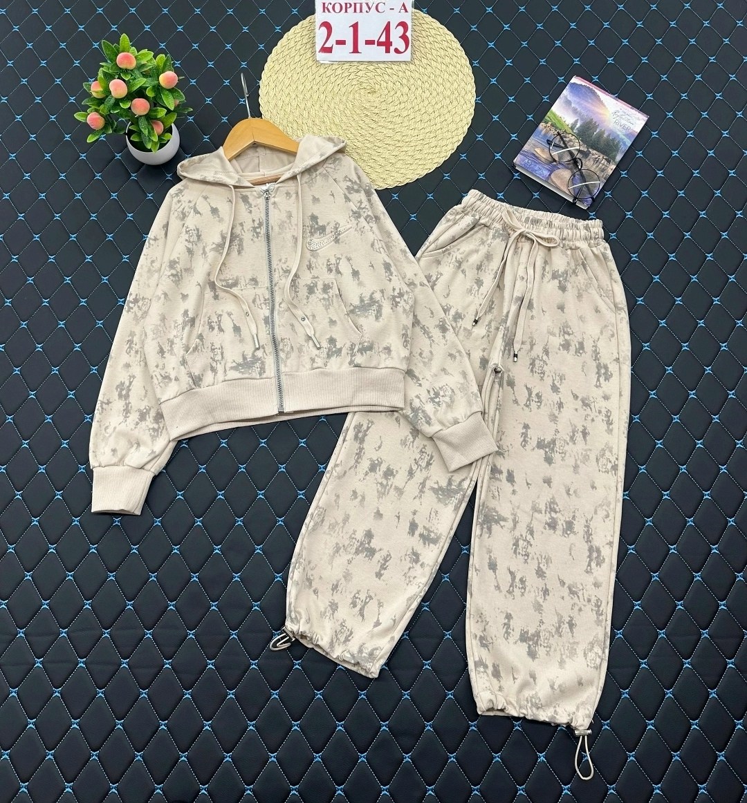 костюмы спортивные для девочки, ,детский костюм,костюм бежевый,костюм молочный