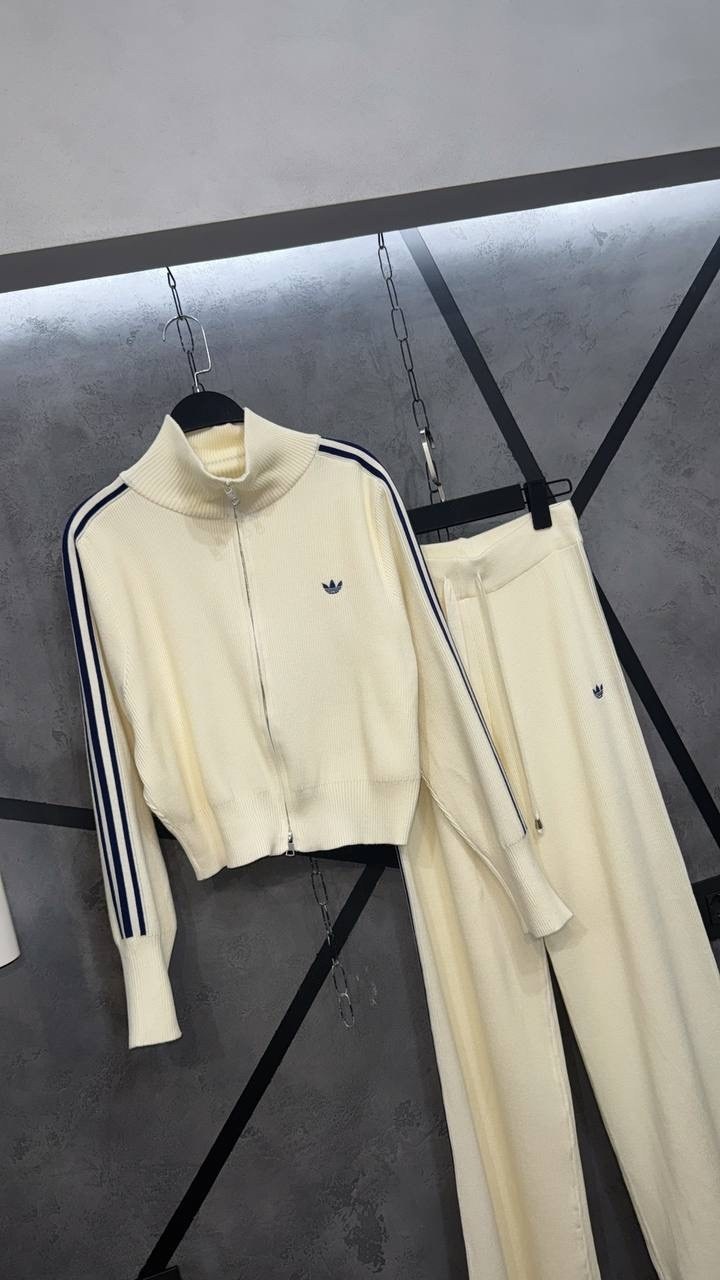 спортивные костюм,спортивный костюм стильный,женские спортивные костюмы,повседневный костюм,костюмы спортивный adidas