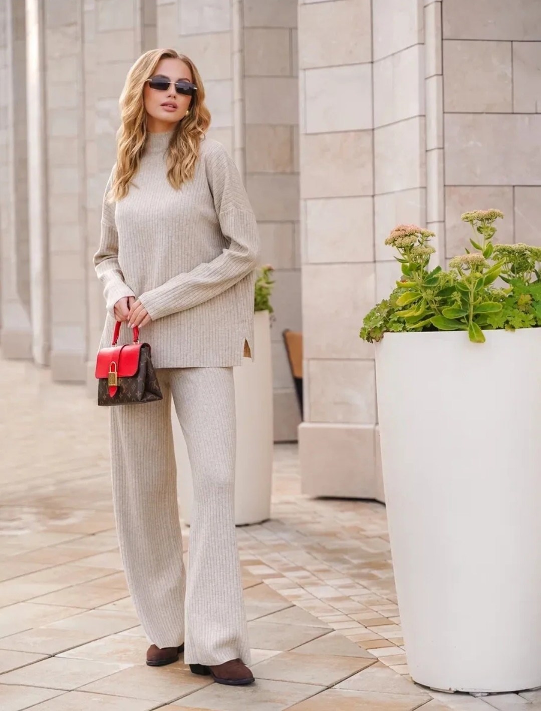 трикотажные костюмы,вязаные костюмы,бежевый костюм,повседневный костюм,трикотажные брюки